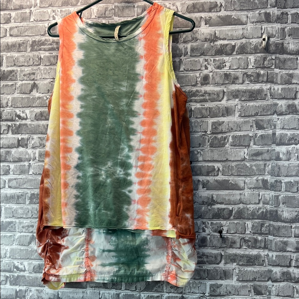 Woman's XCVI Tie-Dye Sleeveless Top and skirt -‎ Multicolor